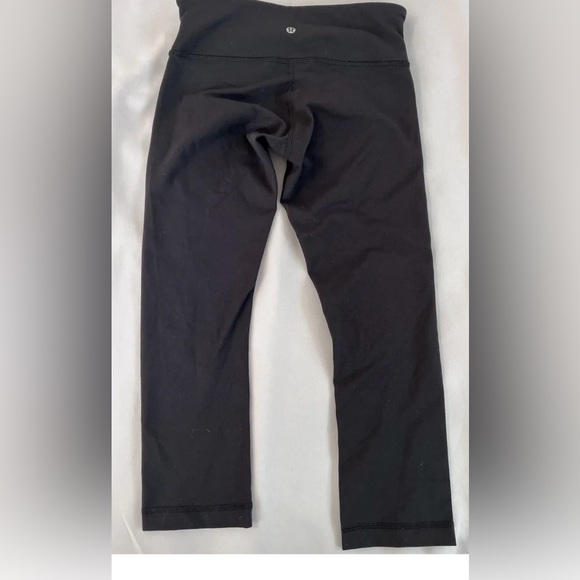 Womens Lululemon Crop Leggings Sz 6 Black High Rise Logo 22" Inseam‎ Yoga Pants - Picture 7 of 8